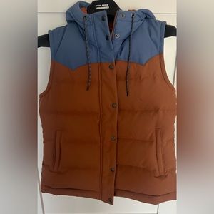 Patagonia women’s puffy vest
